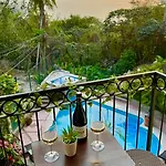 Awesome View! Quiet Apartment